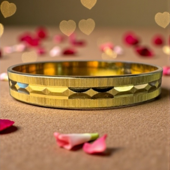 Monet Jewelry - Monet - Gold tone textured Geometric Bangle Bracelet.  Vintage EUC